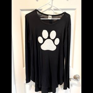 HOST PICK Paw print long sleeve shirt in black.